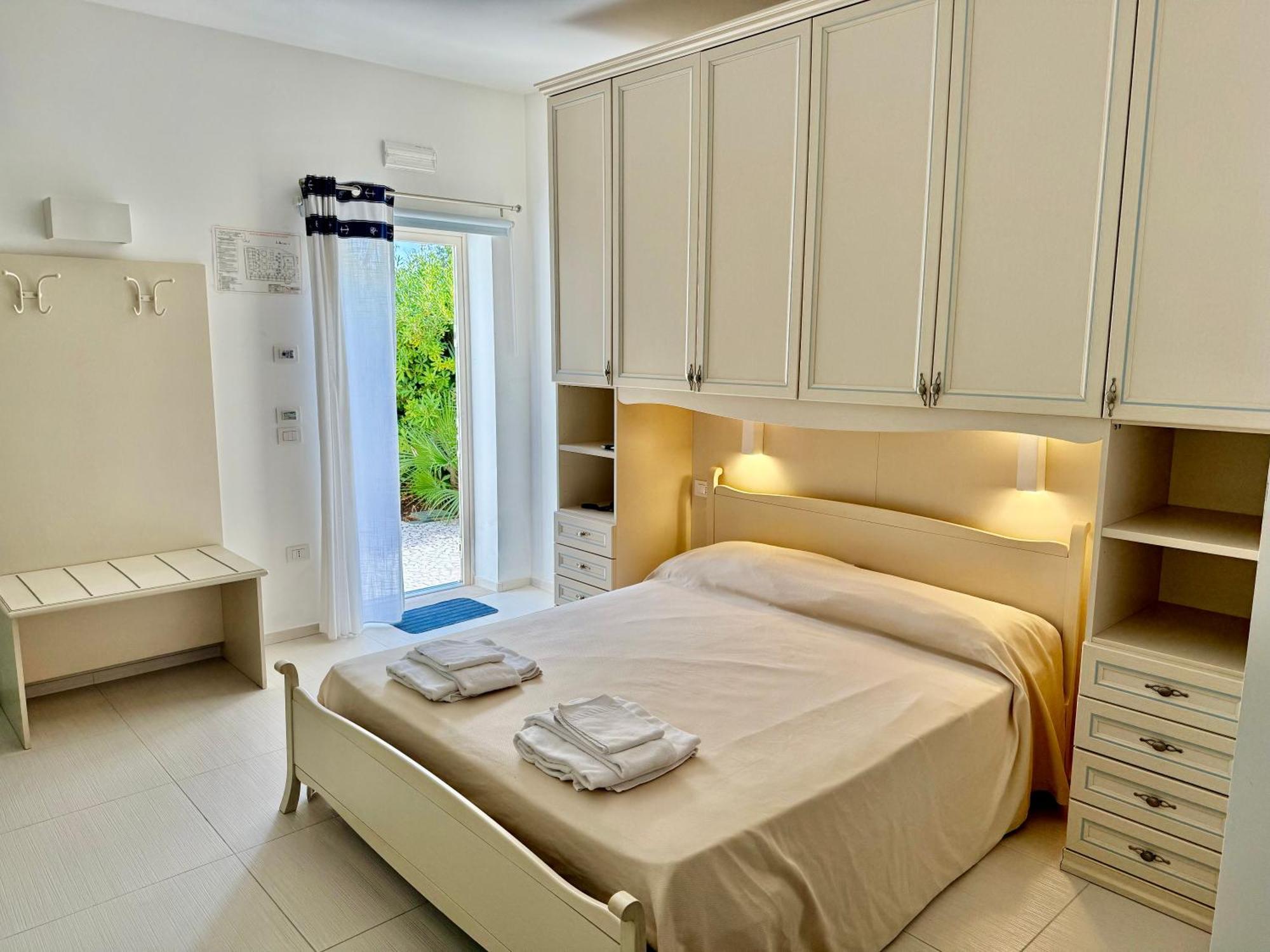 Baia Sangiorgio Hotel & Beach Club Bari Exterior foto